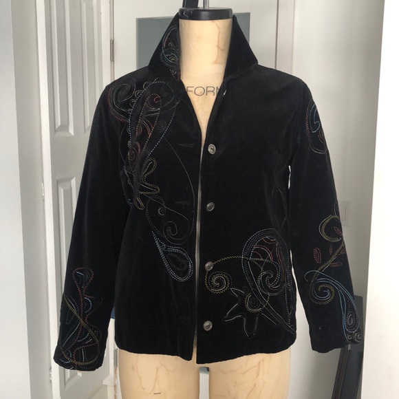 Woman’s plush embroidery jacket - Picture 1 of 9